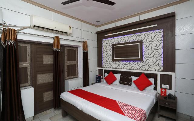 OYO 29411 Hotel Vanshika