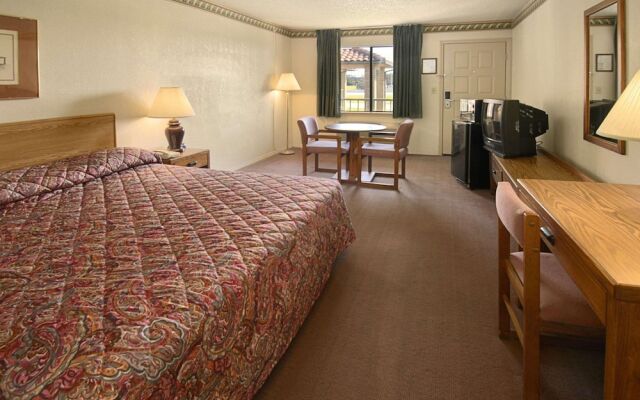 Travelodge By Wyndham Tulsa