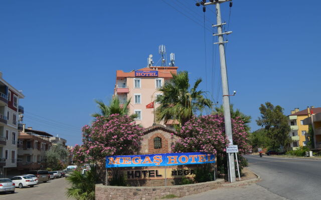 Megas Hotel