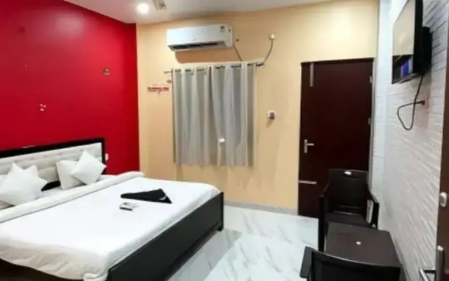 Goroomgo Four Season Guest House Varanasi