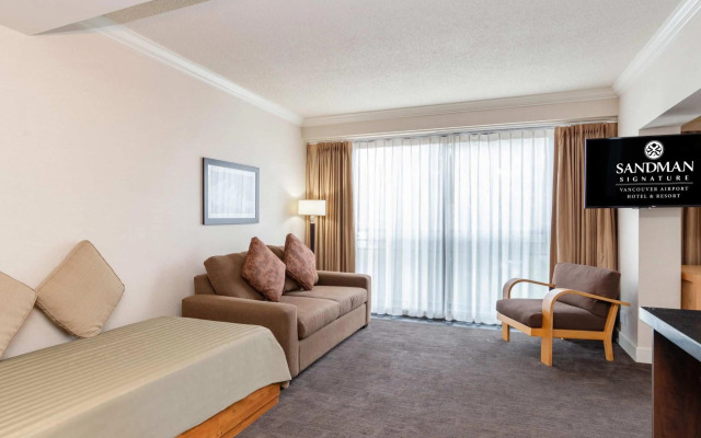 Sandman Signature Vancouver Airport Hotel & Resort