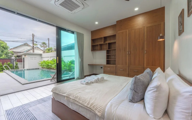 Pool Villa Near Laguna Golf Beaches V226