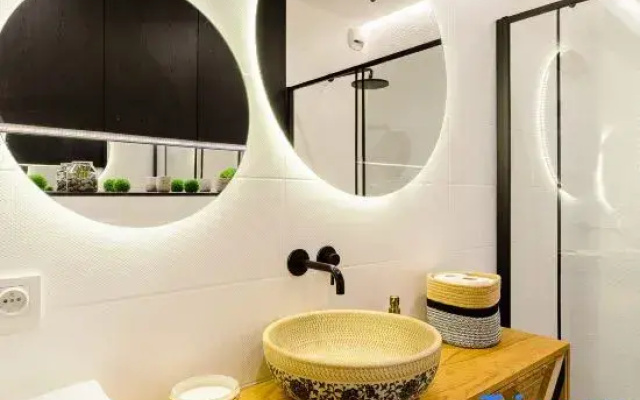 Lumina Superior 3-room apartment near Manufaktura