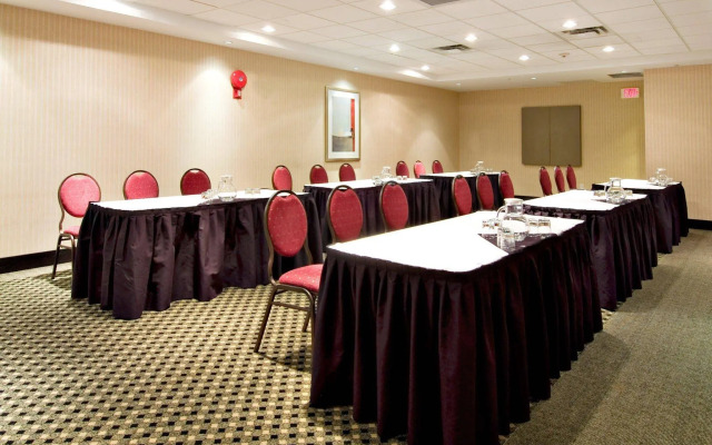 Holiday Inn Express & Suites Surrey by IHG