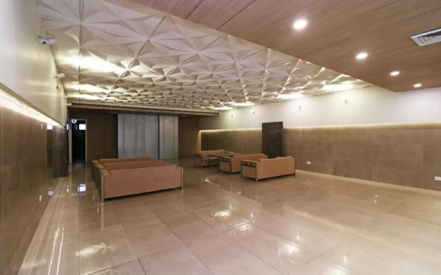 Hotel White Square by OYO Rooms