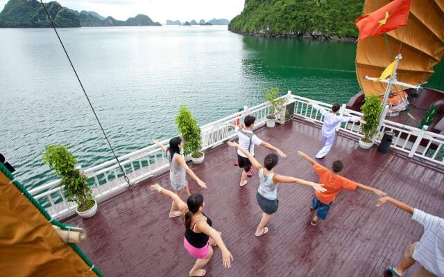 Phoenix Luxury Cruise Halong