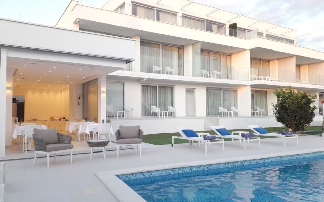 Demar Residence