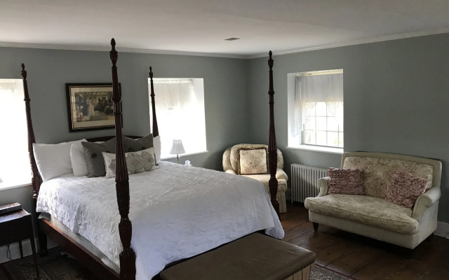 Inn at Millrace Pond