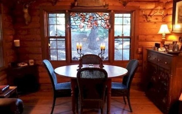 Lucky Tree Cabin