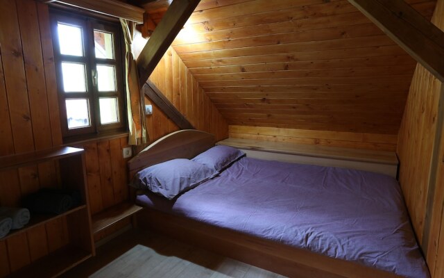 Vineyard cottage Med vinogradi