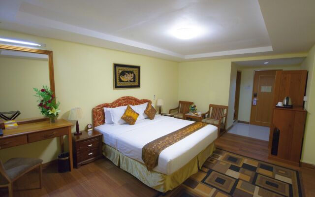 Grand Palace Hotel