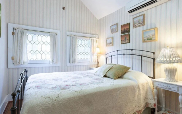 Herlong Mansion Bed & Breakfast