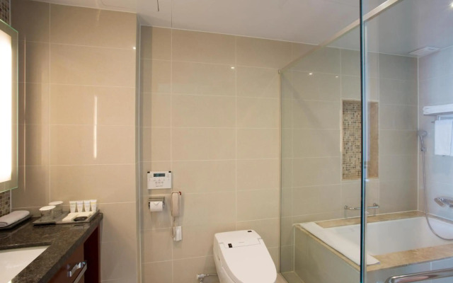 Isquare Hotel
