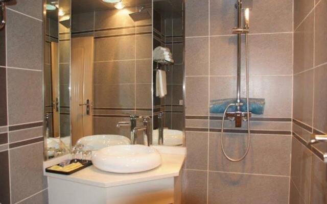 Dengfeng Taiyuan Hotel