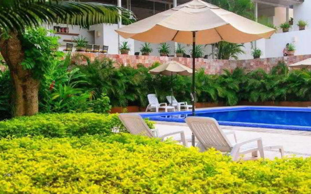Hotel Ixzi Plus