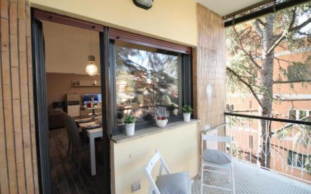 Eur Bright Spacious terraced Apartment