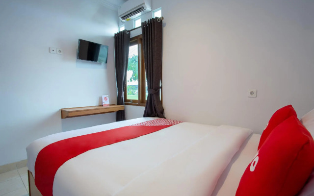 OYO 3707 Halona Guesthouse