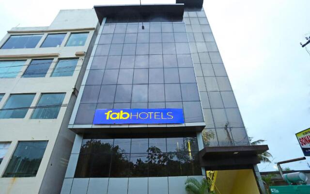 FabExpress Paradise Inn II