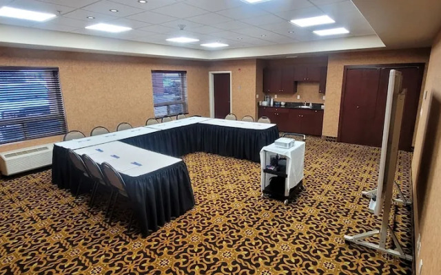 Holiday Inn Express Hotel & Suites WHITECOURT, an IHG Hotel