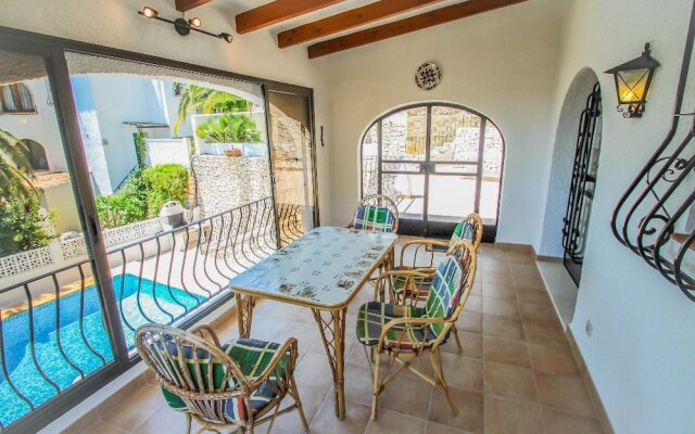 Linda - modern villa with splendid views in Benissa