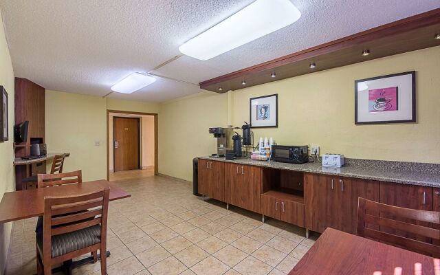 Motel 6-Moline, IL