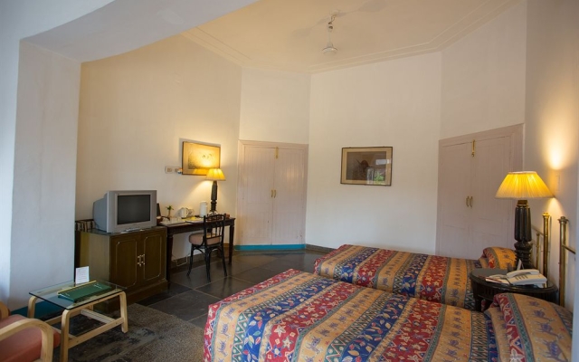 Shikarbadi Hotel