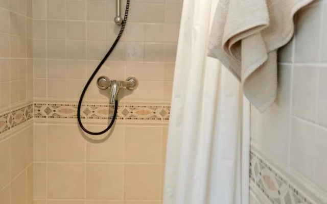 2 Bedroom Condo 02136063 by HomeRez