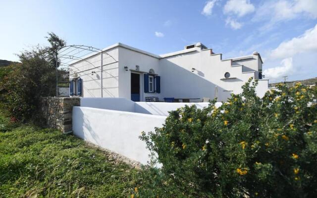 Lovely Studio Apartment For 2 Ppl In Tinos