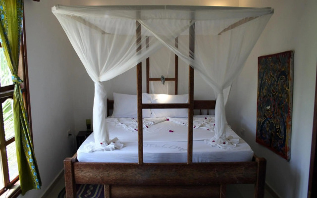Moonshine Uroa Boutique Hotel
