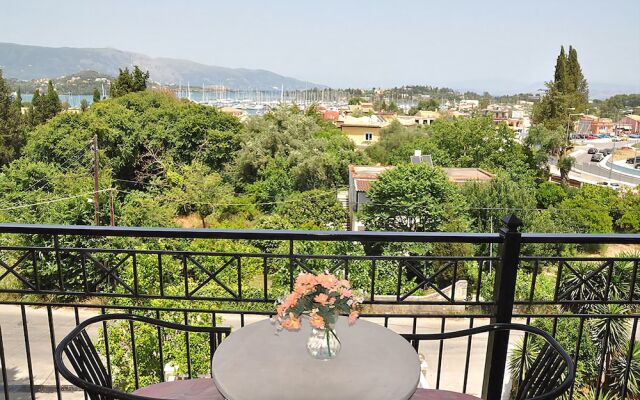 Hotel Pyrros