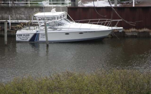 Manistee Inn & Marina