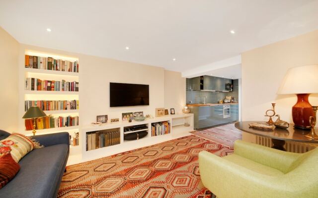 Stunning 2 Bedroom Apartment With Garden in Notting Hill