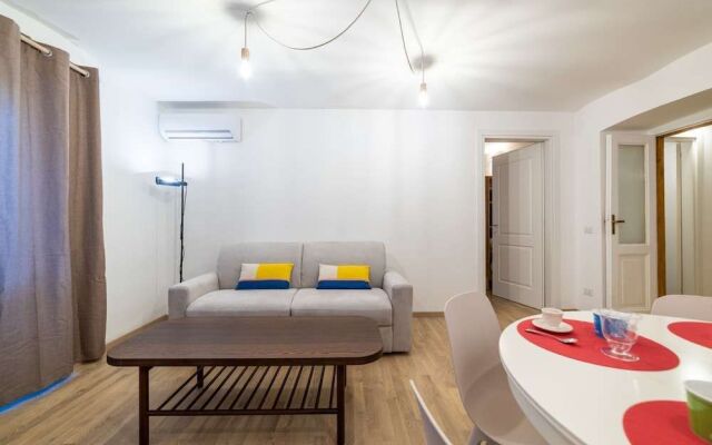 Domus Domi Barberini Sq