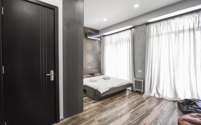 Ioseliani's Home