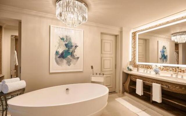 Palm Beachfront Estate Sunset Atlantis views
