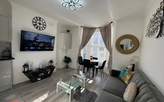 Cozy 2br-5guests-near Attractions-garden