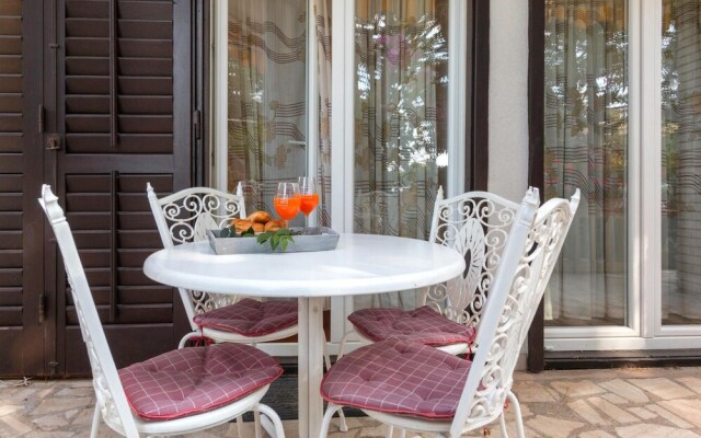 Awesome Apartment in Pula With 2 Bedrooms and Wifi