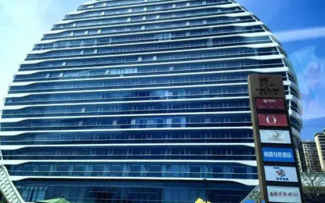 Xiangyu E-Sports Hotel (Baolong Plaza)