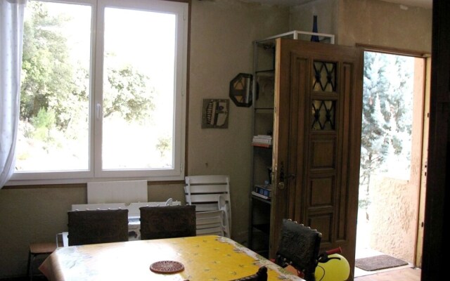 House With 3 Bedrooms in Peyrolles-en-provence, With Wonderful Mountai