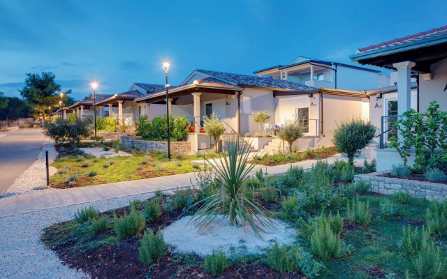 Gava Waterman Milna Resort