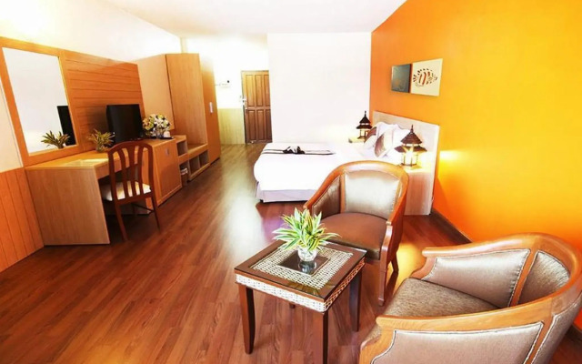 Golden Beach Cha-Am Hotel