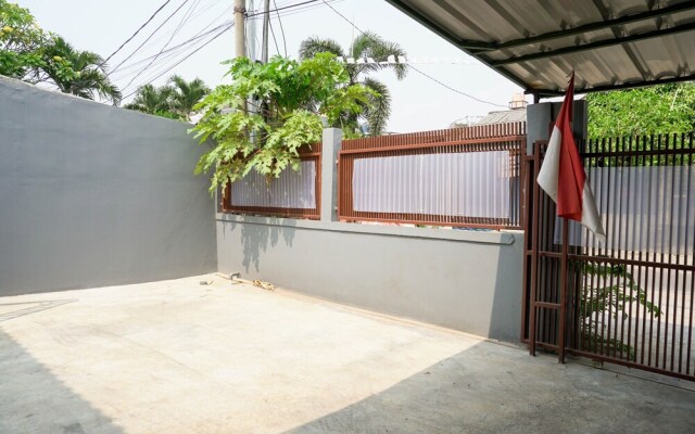 Spacious Studio 2nd Floor at Meruya 8 Puri Kembangan