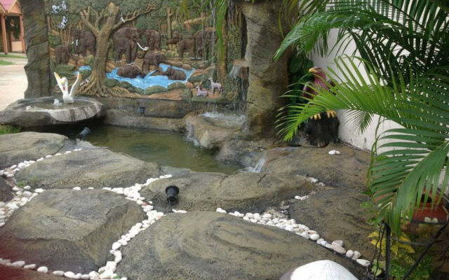 Sapmanee Resort
