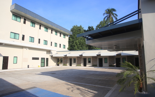 Aranjuez Hotel & Suites