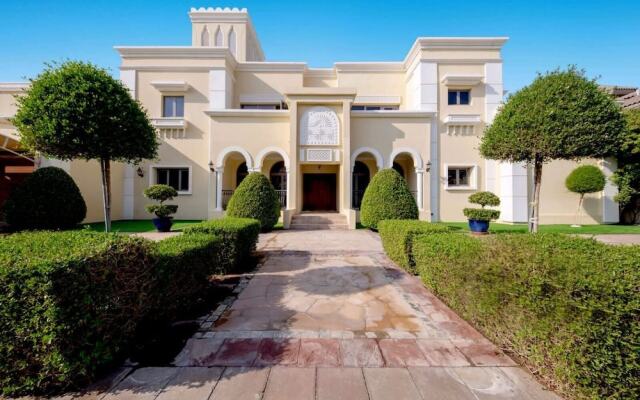 Beautiful 7 Bedrooms Villa A10