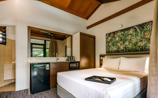 Palms City Resort