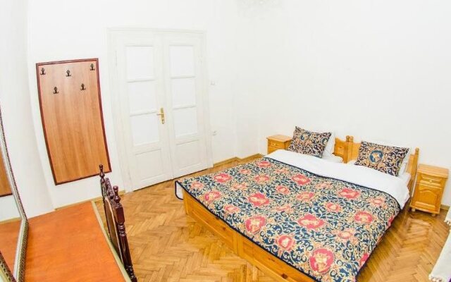 Ivani Hostel and B&B