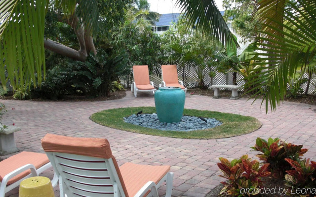 Olde Marco Island Inn and Suites