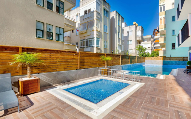 Royalisa City Apart Hotel