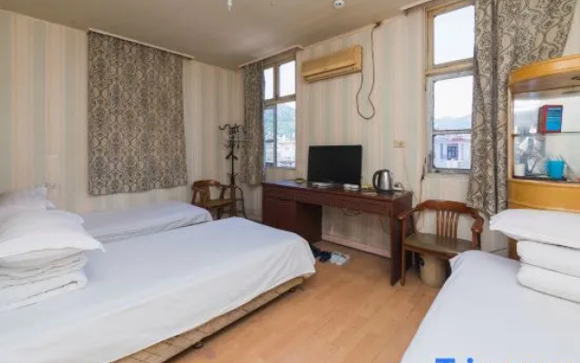 Wenhong Hotel